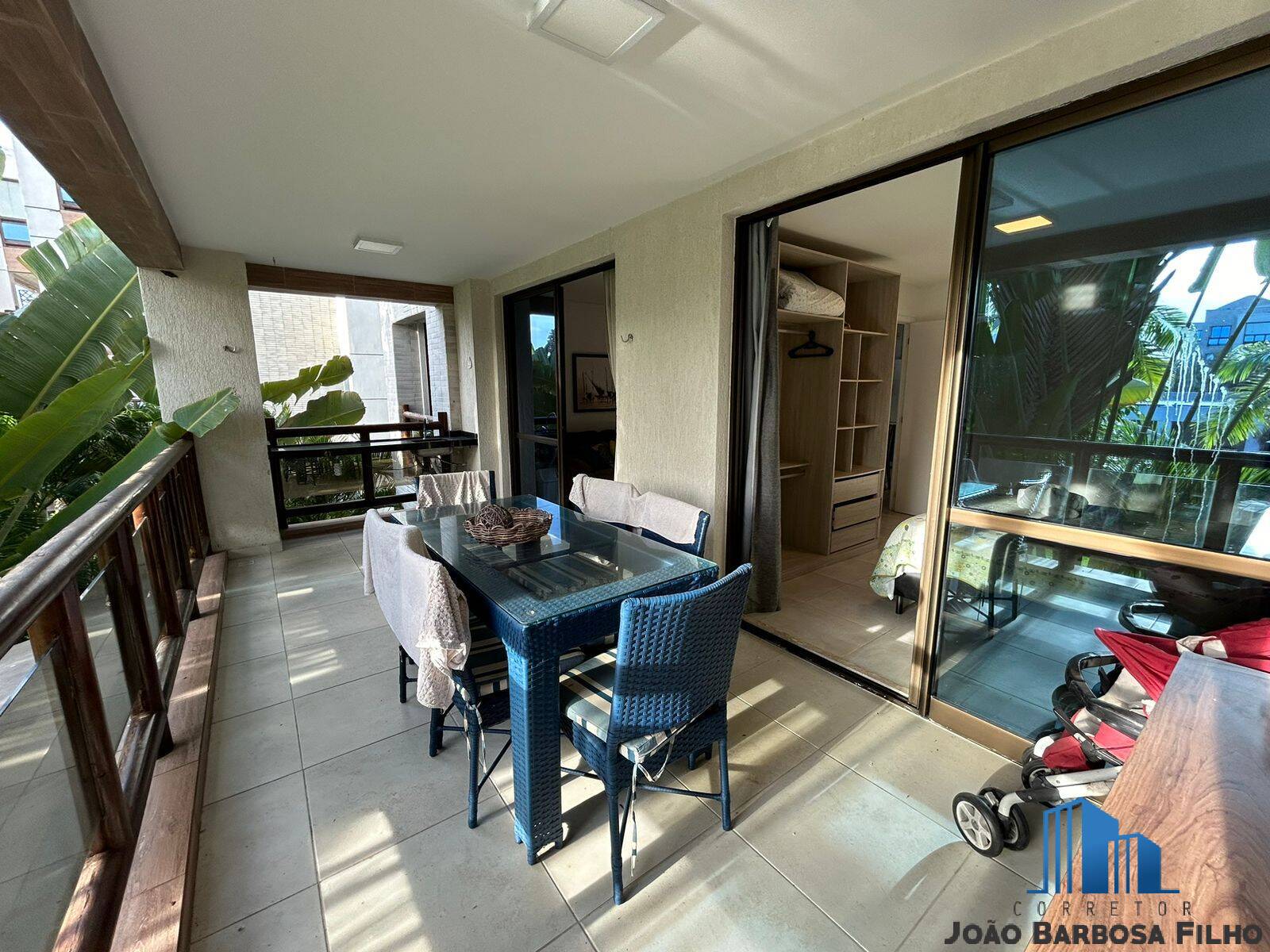 Apartamento à venda com 3 quartos, 95m² - Foto 1